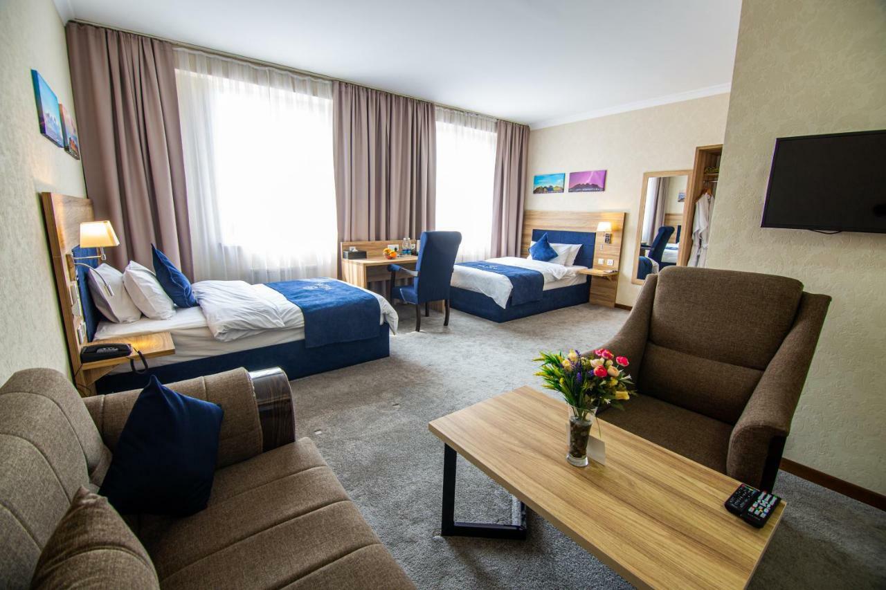 Rayan Hotel Oš Esterno foto
