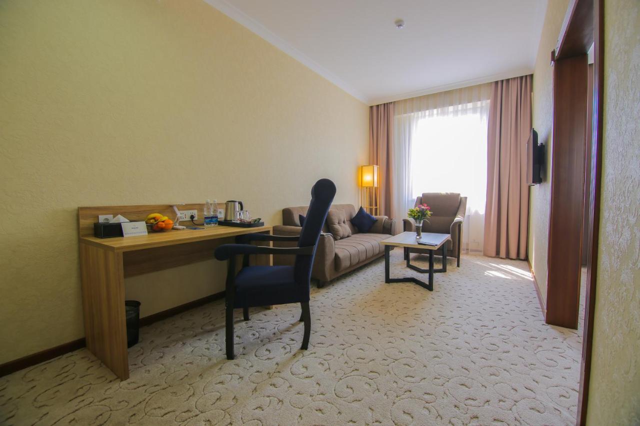 Rayan Hotel Oš Esterno foto